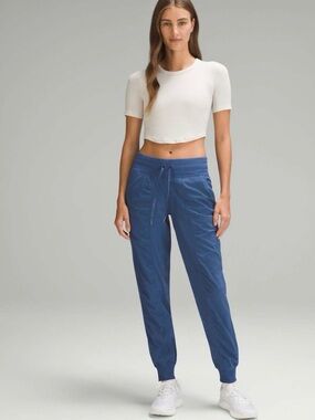 Lululemon Dance Studio Mid-Rise Jogger *Full Length
Pitch Blue🦄💕
